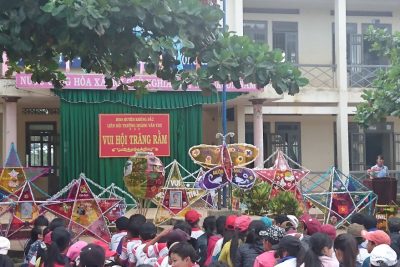 Một số hình ảnh vui hội Trăng rằm của trường THCS Hoàng Văn Thụ